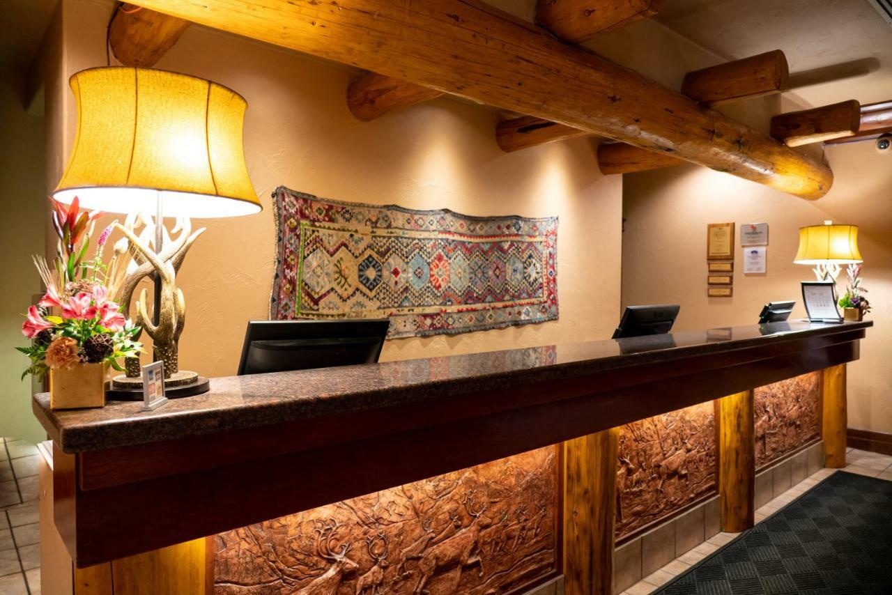 Banff Caribou Lodge And Spa Extérieur photo